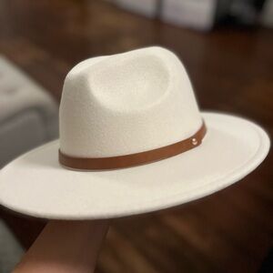 Melrose and Market - White hat